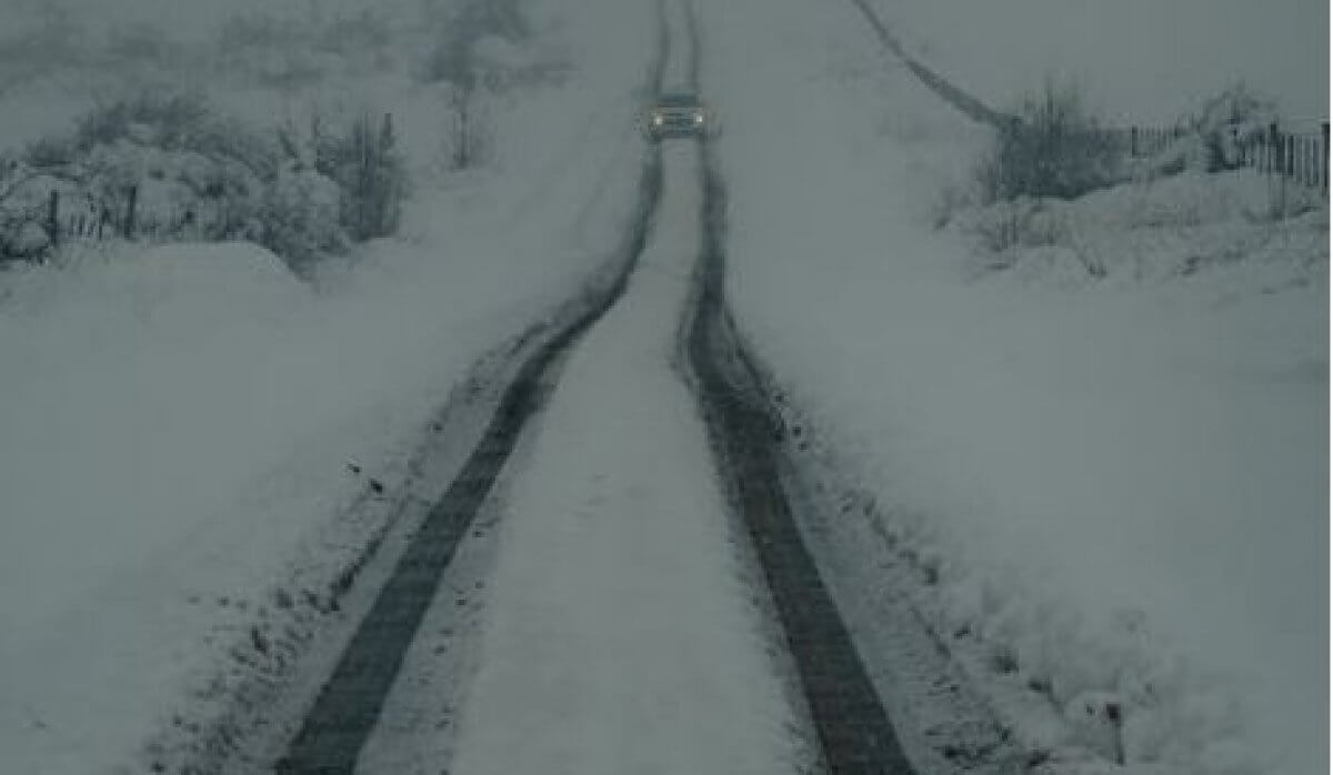 С утра закрыли для проезда дороги в двух областях Казахстана