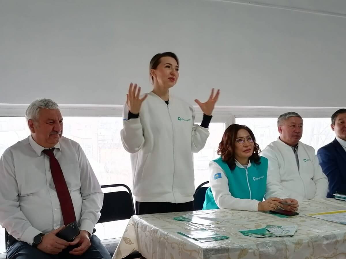 Аманатовцы рассказали о предвыборной программе коллективу "Сейнур"