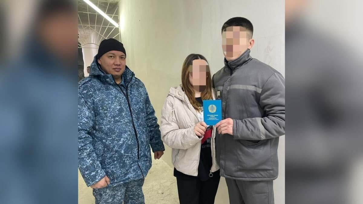 Осужденный изготовил помолвочное кольцо для невесты в колонии Абайской области