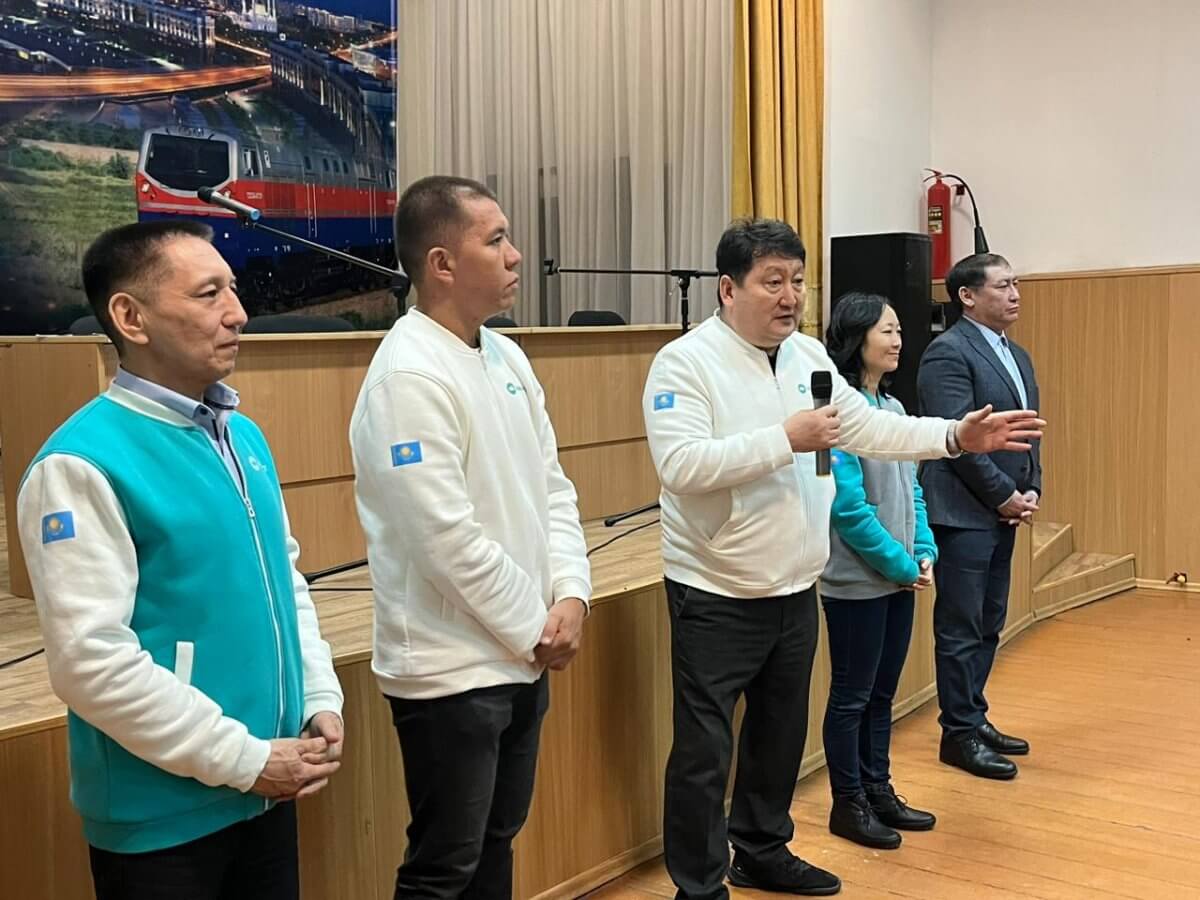 Кандидаты в депутаты от партии AMANAT встретились с избирателями в Павлодаре