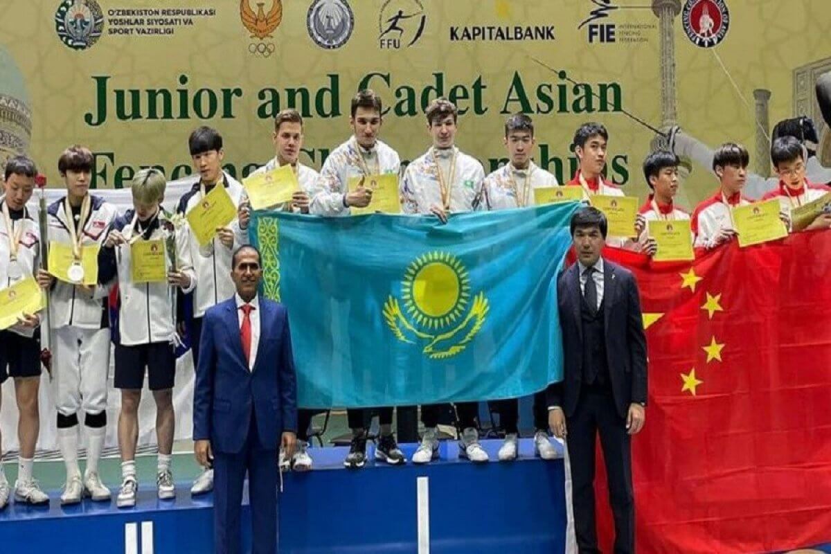 Казахстанские фехтовальщики стали лучшими на юниорском чемпионате Азии