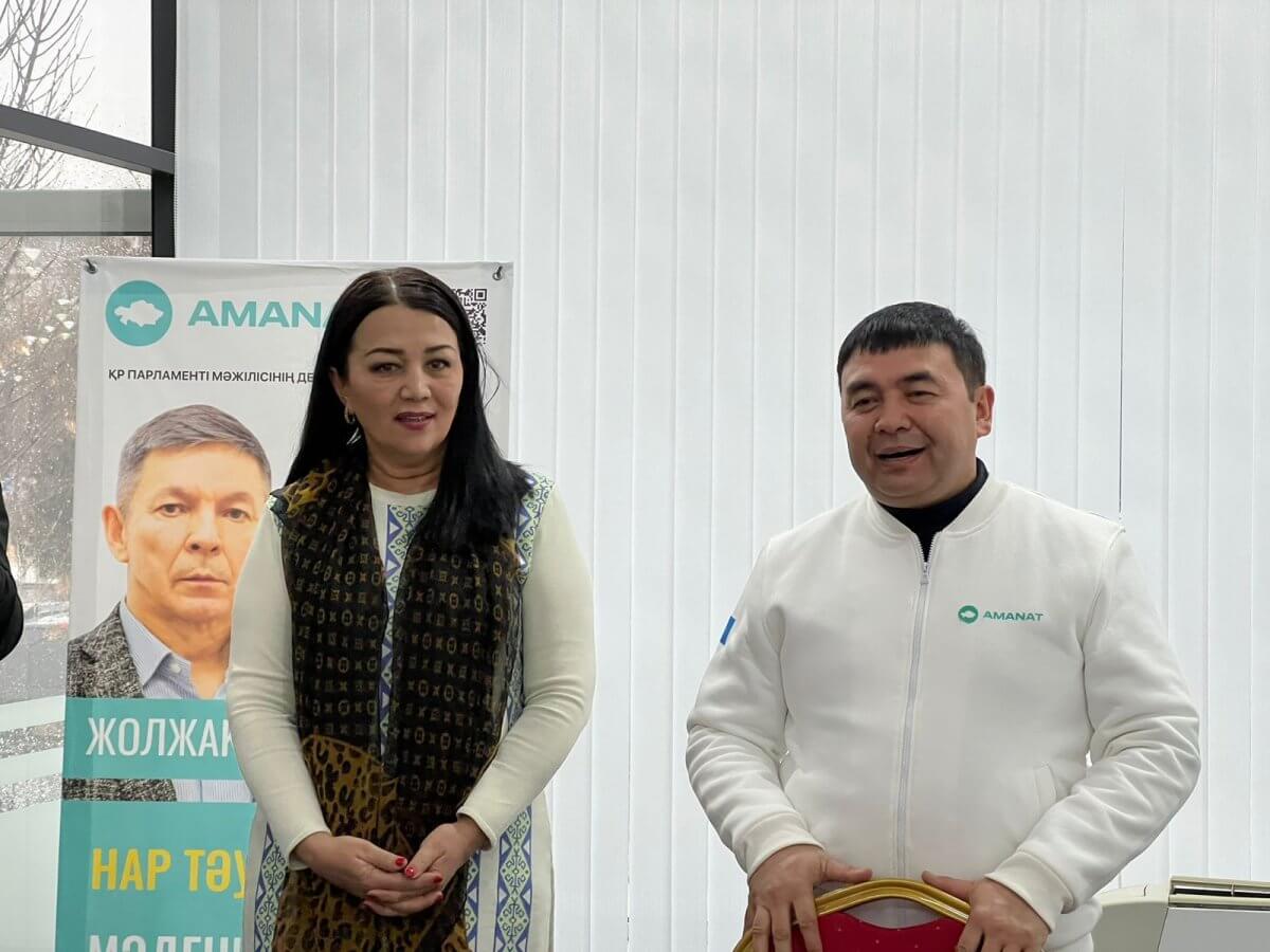 С деятелями культуры встретились кандидаты от AMANAT в Астане