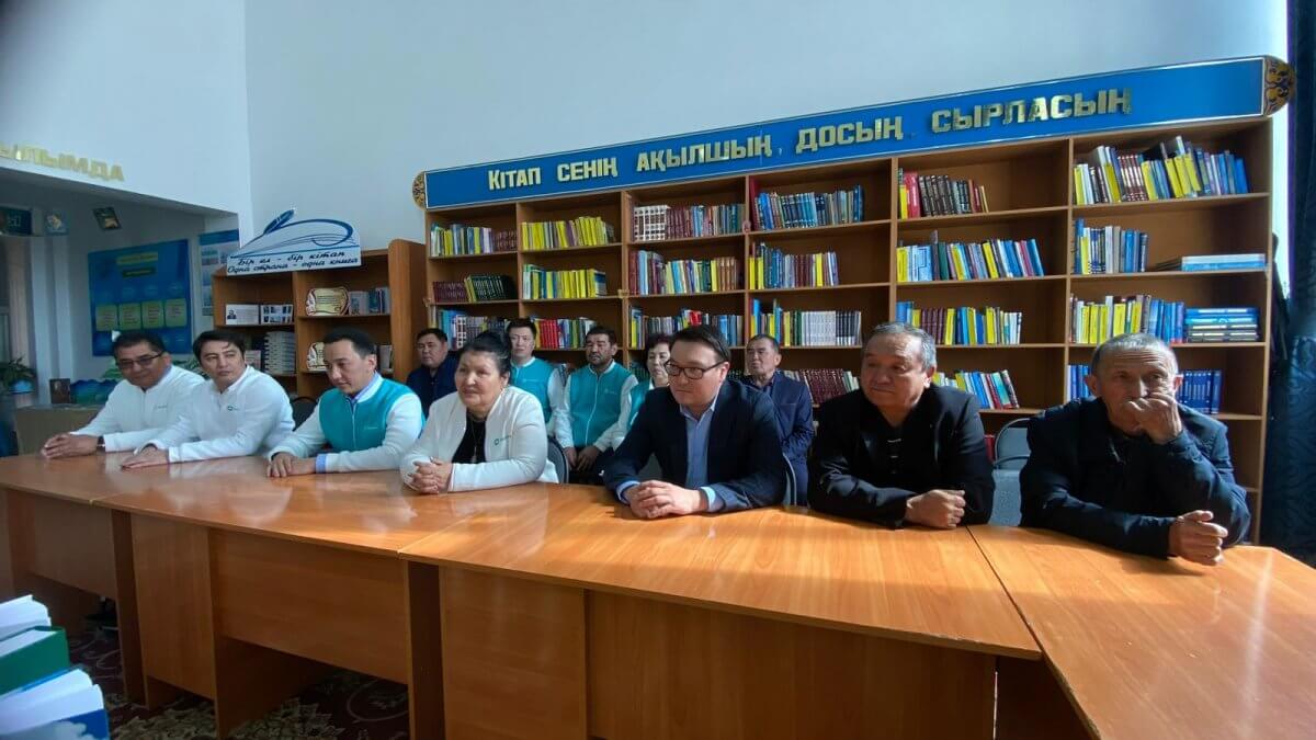 Партийцы встретились с избирателями в Туркестане