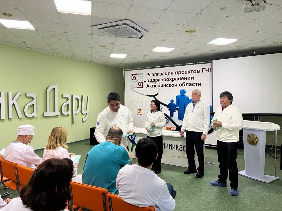 Дефицит врачей планируют сократить в Актюбинской области