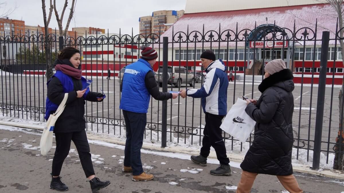 Штаб демпартии "Ак жол" провел акцию в Астане