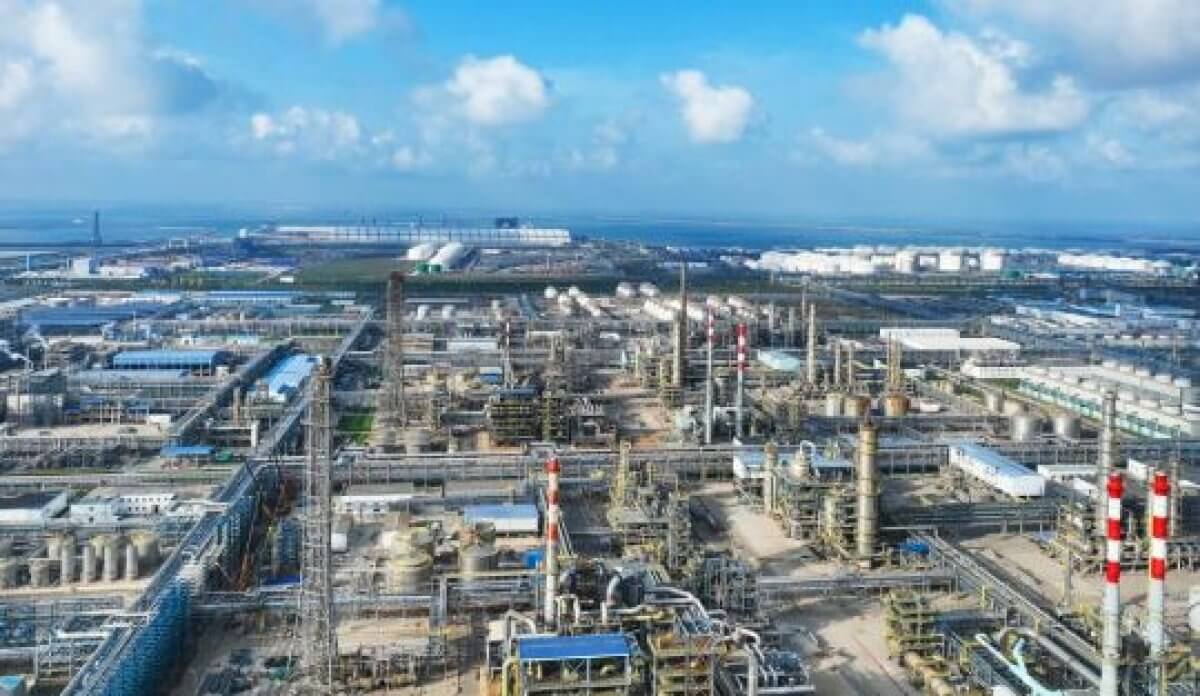 Пять человек погибли при взрыве на химзаводе в Китае