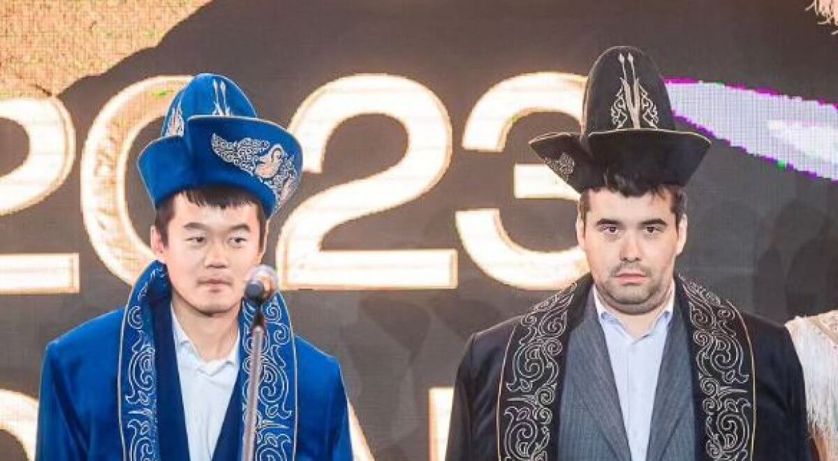 На шахматного короля в Астане надели венок победителя и чапан