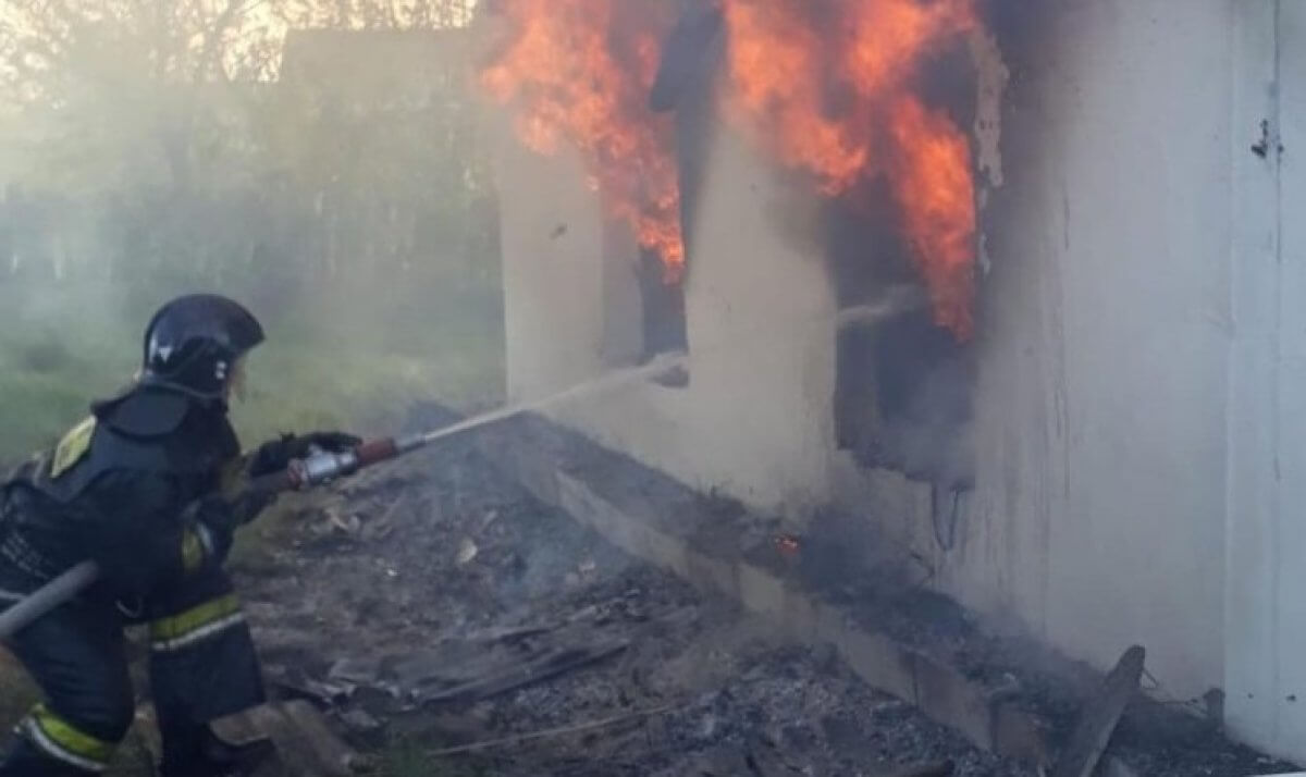 Частный дом сгорел в Павлодарской области