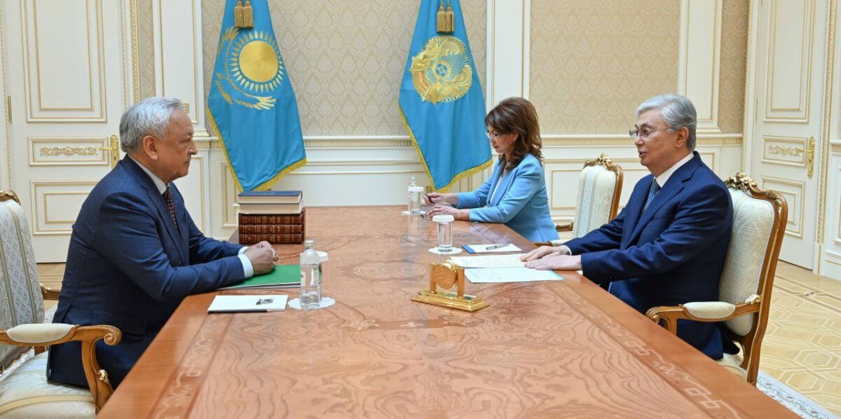 Внести поправки в закон для популяризации трудов писателей предложили в Казахстане