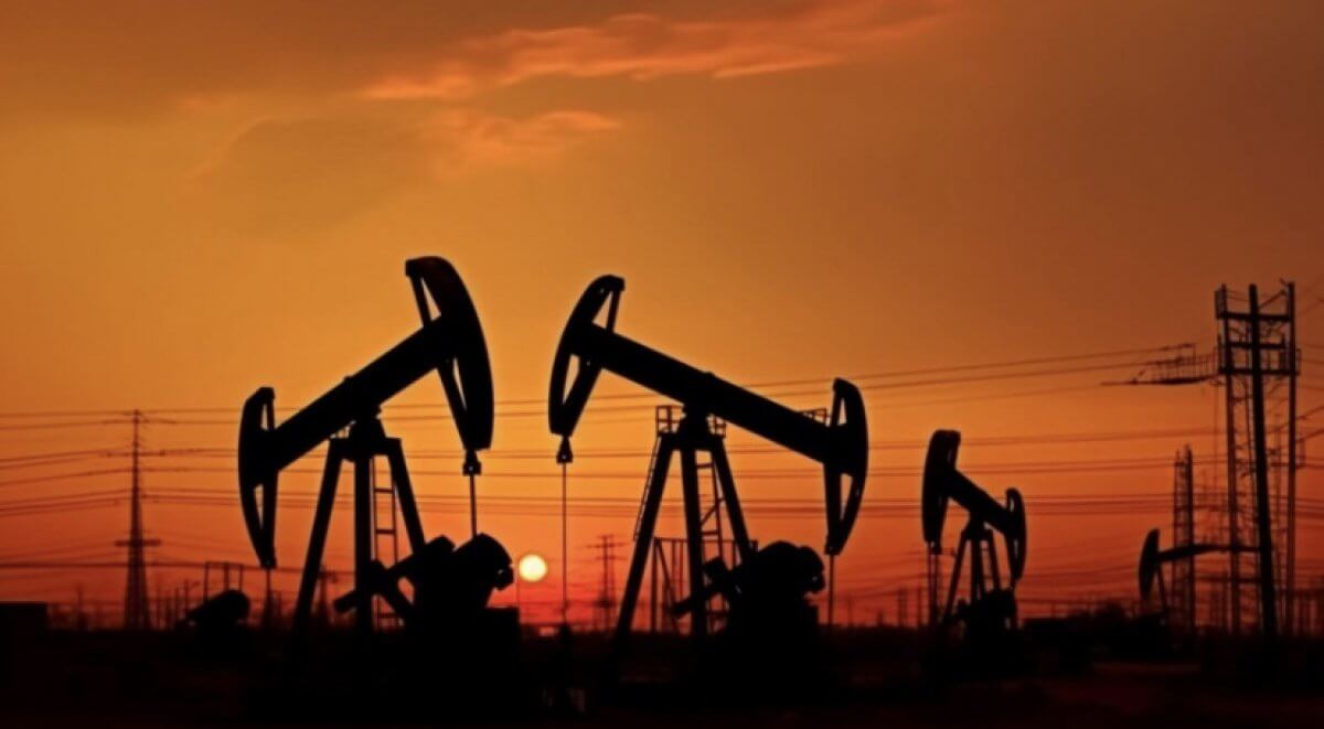 Страны ОПЕК+ сократят добычу нефти