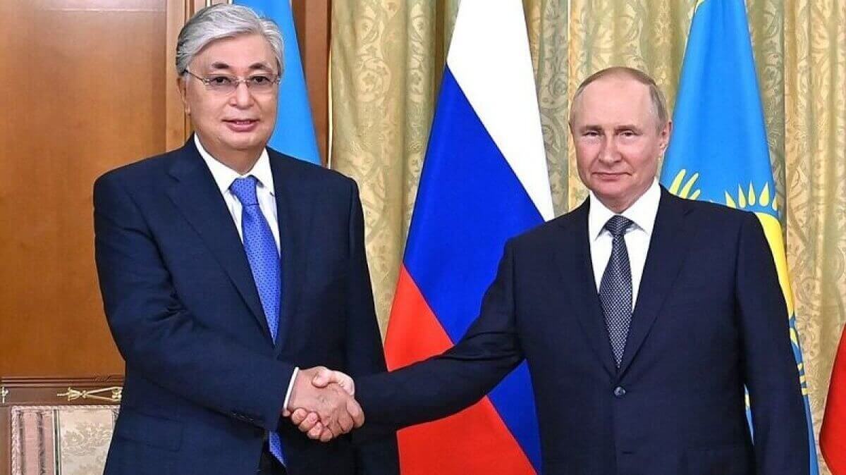 Токаев поздравил Путина с Днем России