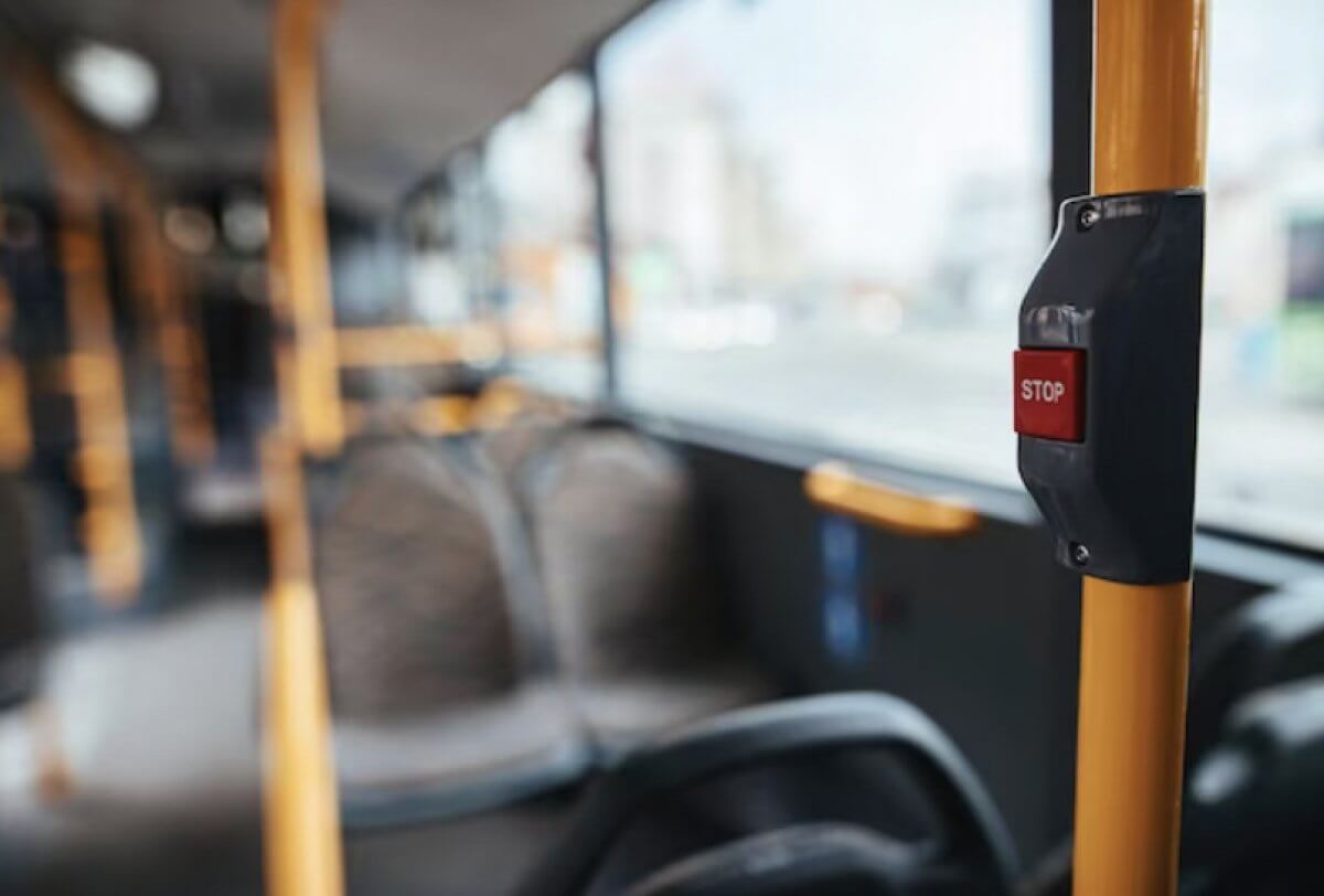 "Намеренно врезался в столб": водитель автобуса рассказал подробности аварии в Шымкенте