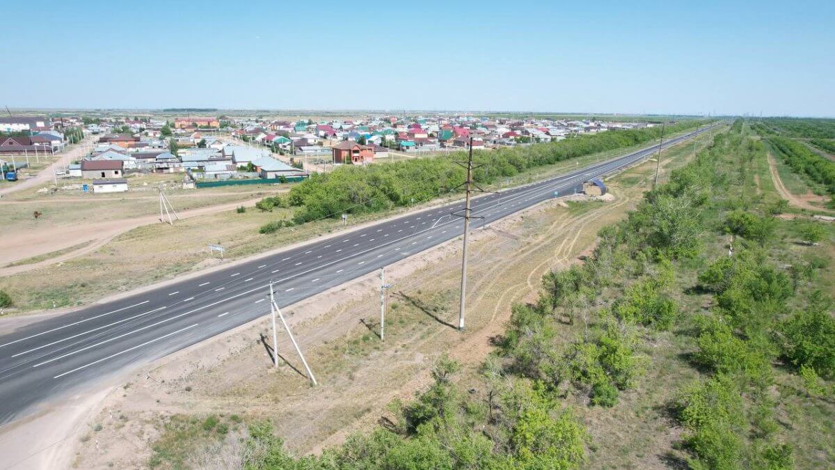 Разбитый участок республиканской трассы восстановили под Астаной