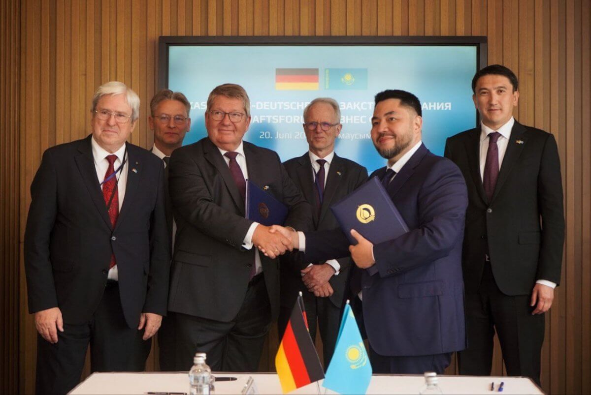 "КазМунайГаз" и Rosneft Deutschland подписали договор о поставках нефти в Германию на 2023 год
