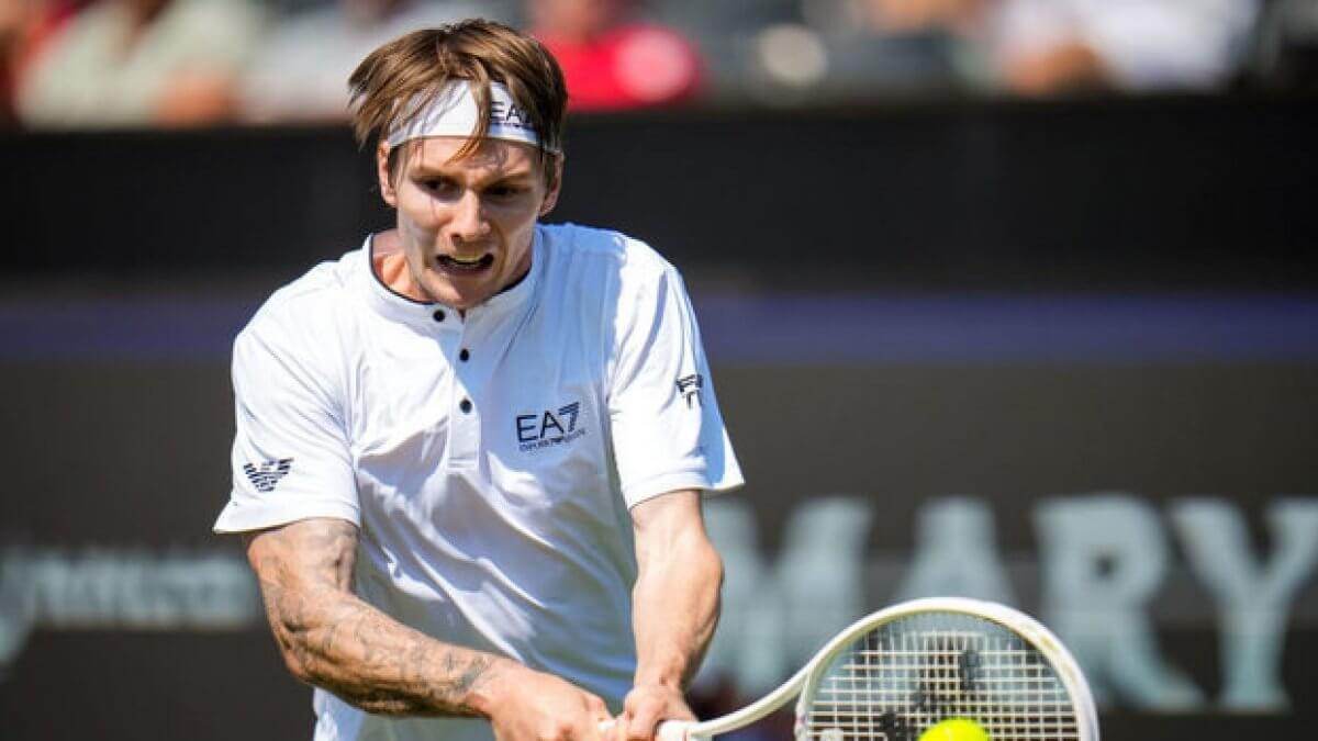 Александр Бублик вышел во второй раунд турнира в Германии