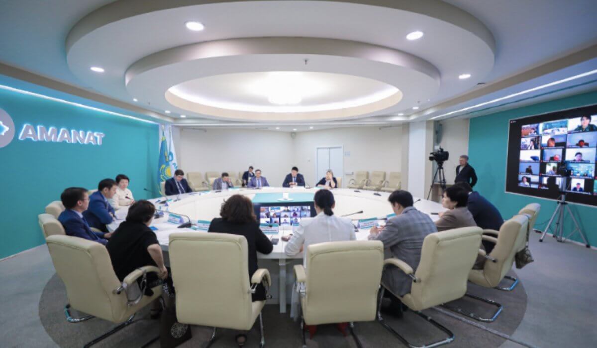 Инвентаризацию школьного имущества предложили провести в совете при AMANAT