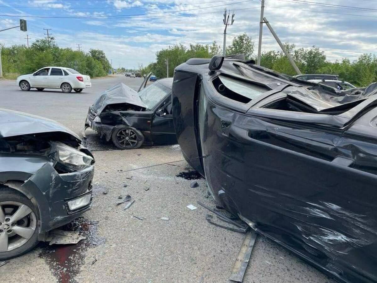 Четыре автомобиля столкнулись в Уральске