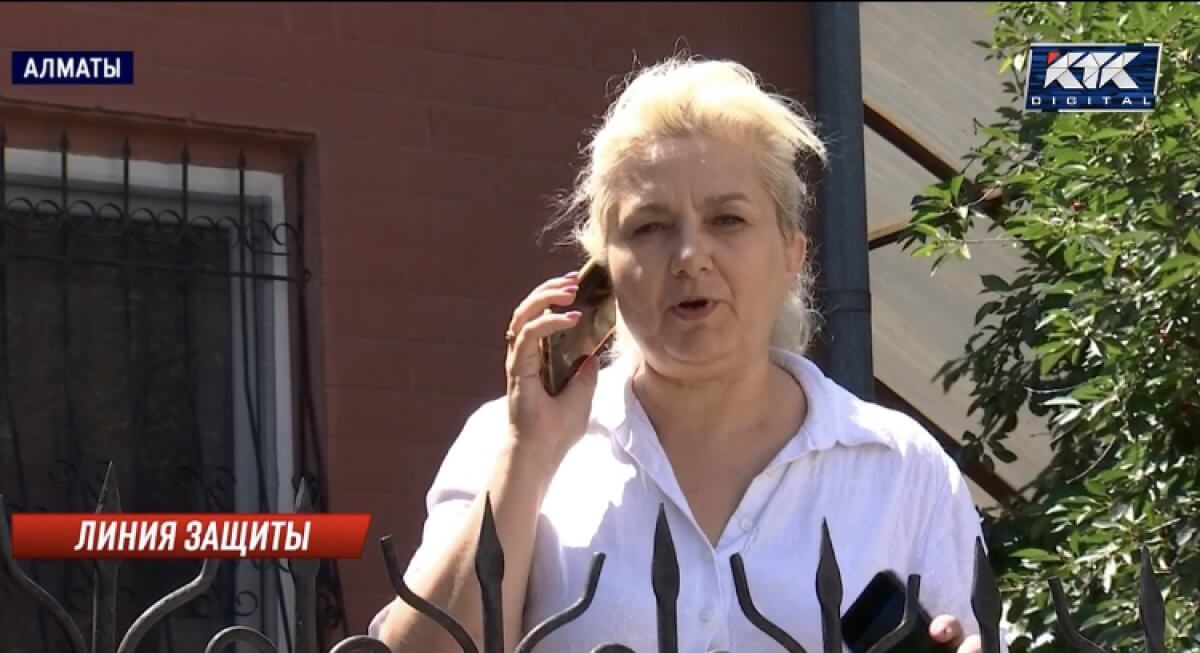 Жена алматинского стрелка угрожает самосожжением судоисполнителям