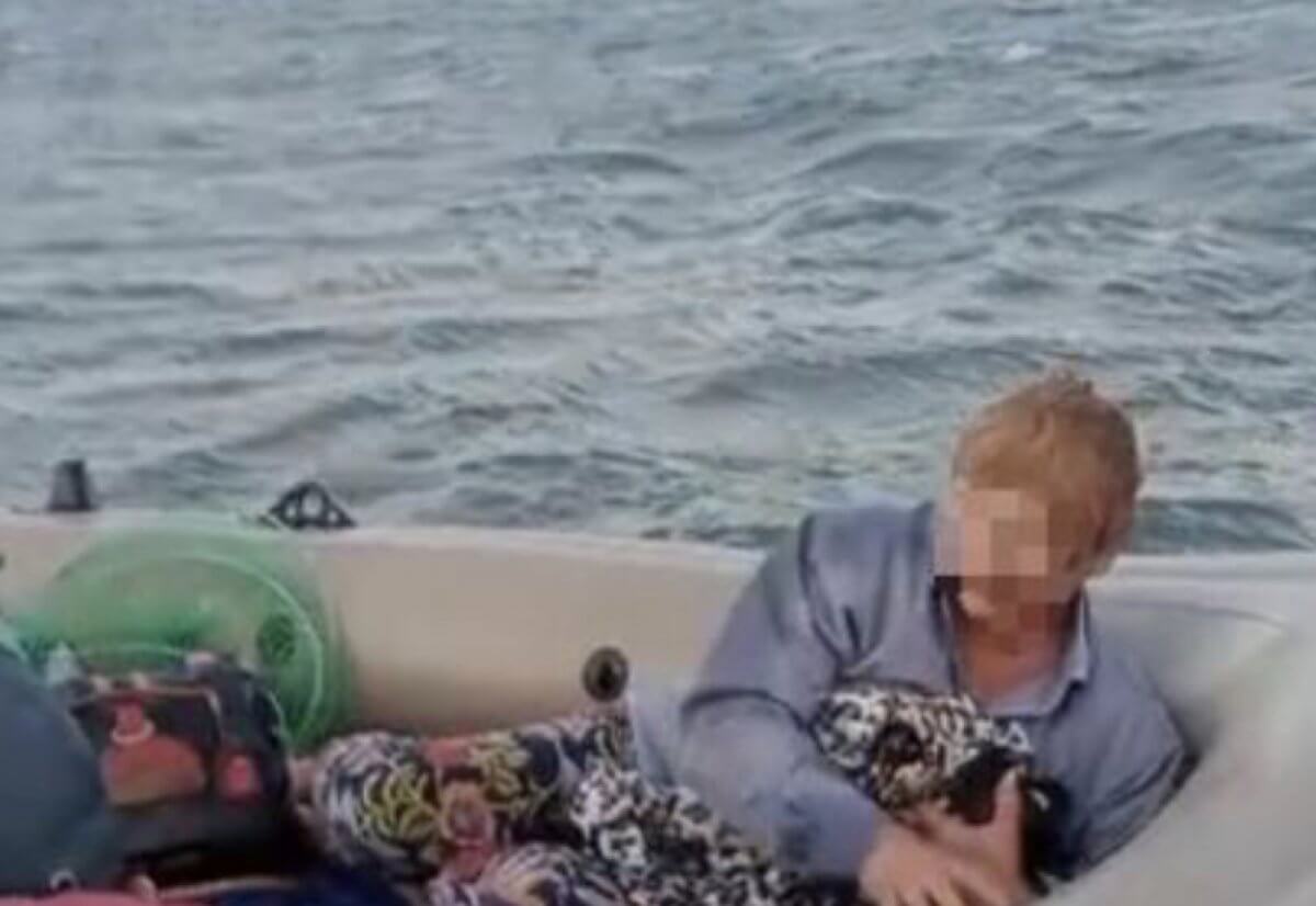 Двух рыбаков унесло ветром на Бухтарминском водохранилище