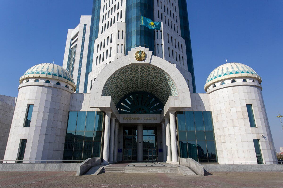 Закон о возврате активов одобрил Сенат РК