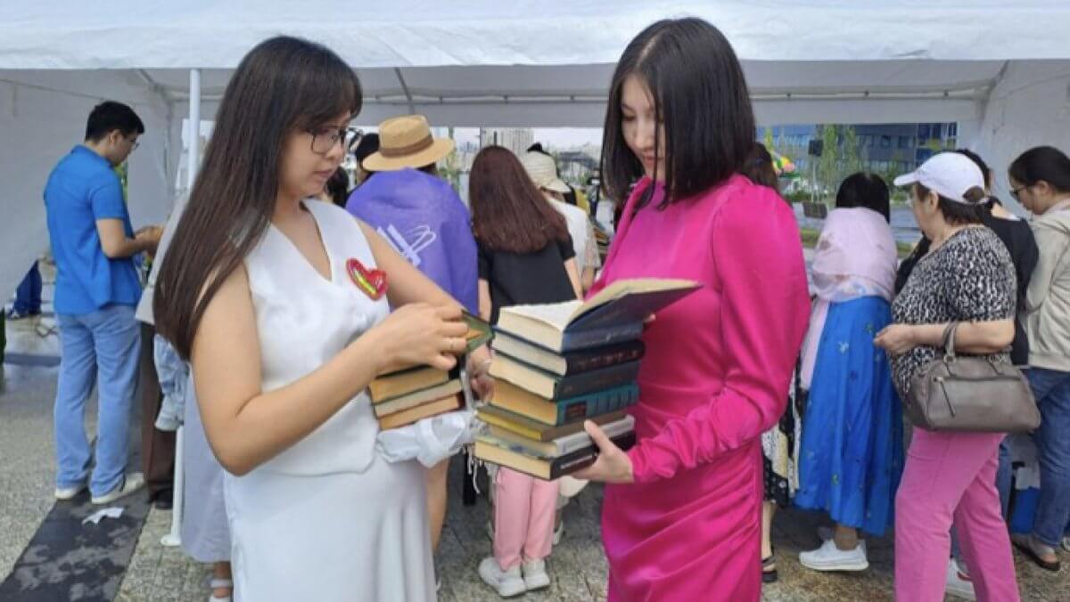 Масштабный книжный фестиваль провели в Астане