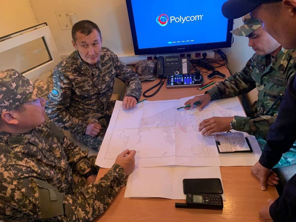 Четыре вертолета тушат лесной пожар в "Ертіс орманы"