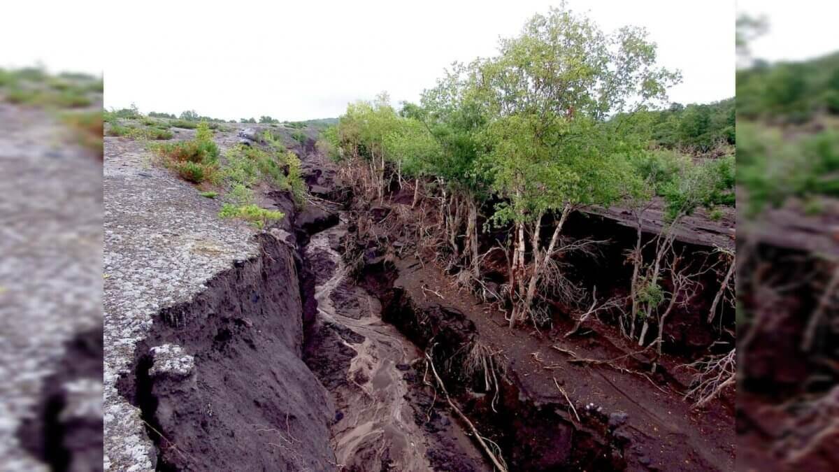 Земляная дамба на реке Талгар восстановлена