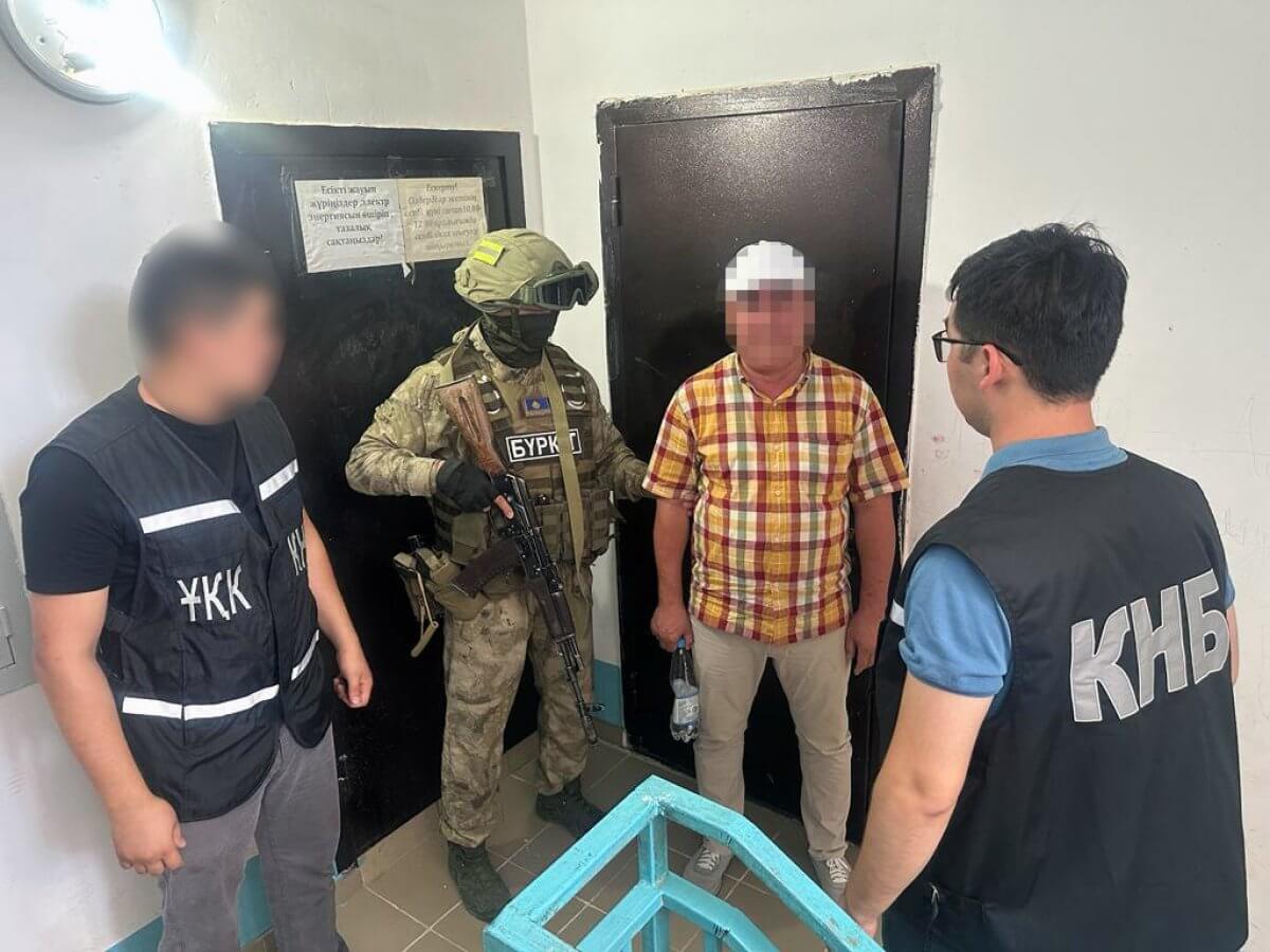 Работники компании помогали сдавать ЕНТ и экзамен педагогам за деньги – КНБ