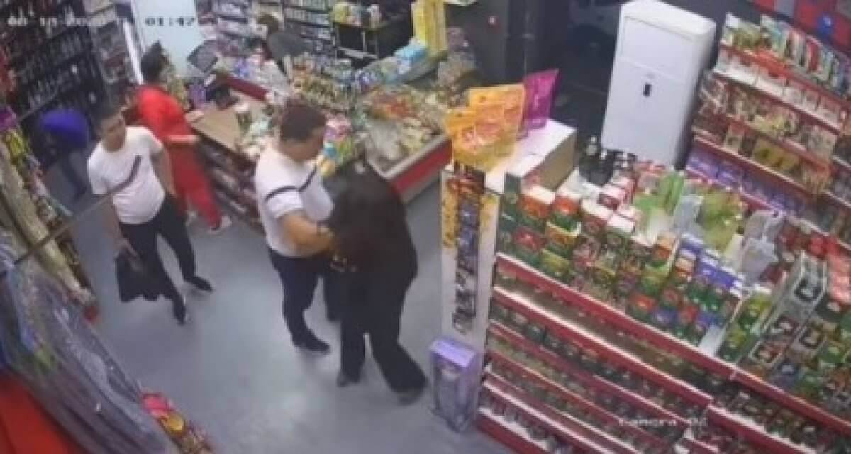 Схватил за грудь в магазине Алматы: мужчину арестовали