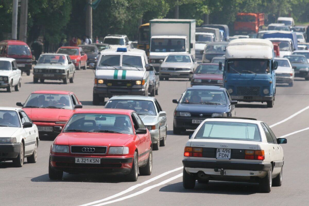 Движение на мосту через реку Есентай открыли в Алматы