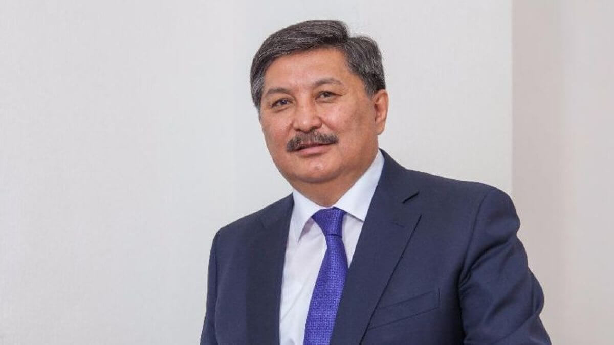 Главврача алматинской больницы, где пациенты заразились ВИЧ, уволили