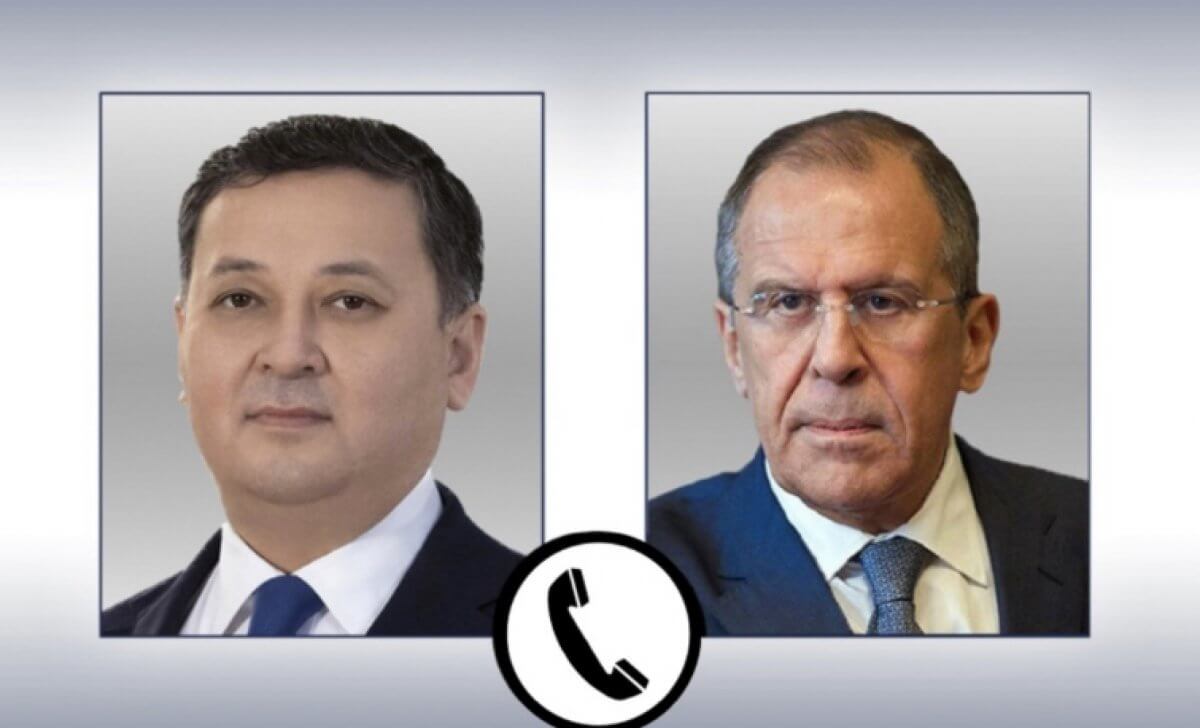 О чем говорили по телефону главы МИД Казахстана и России?