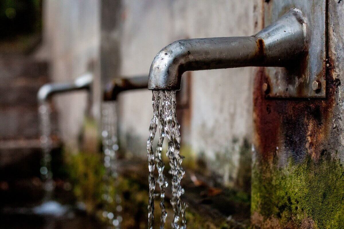 Пользоваться водой по расписанию вынуждены жители поселка под Астаной