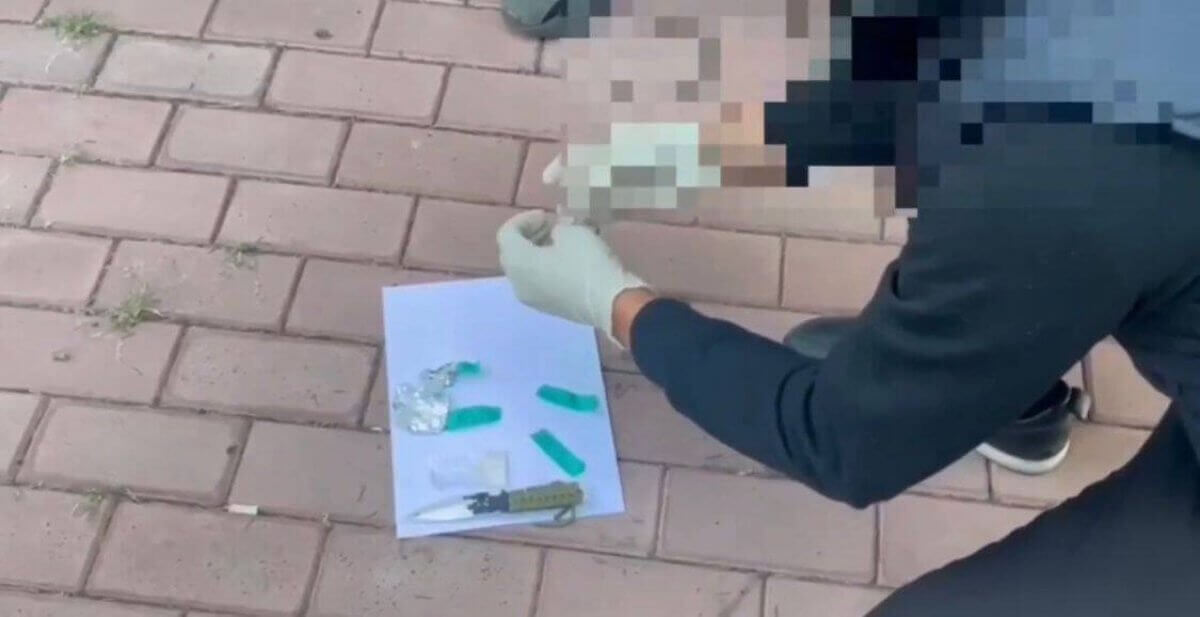 Как узнать, что ребенок подрабатывает закладчиком наркотиков