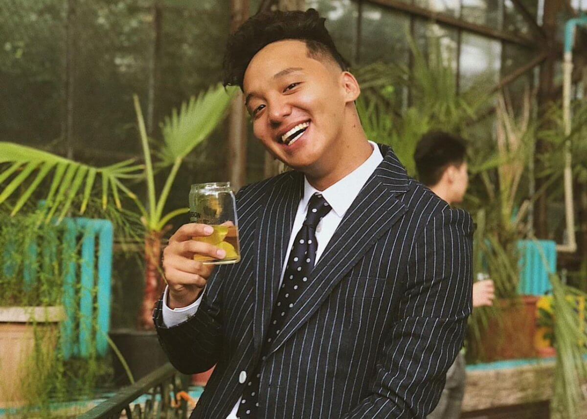 Казахстанский блогер заявил об опасной рекламе от его имени (ВИДЕО)