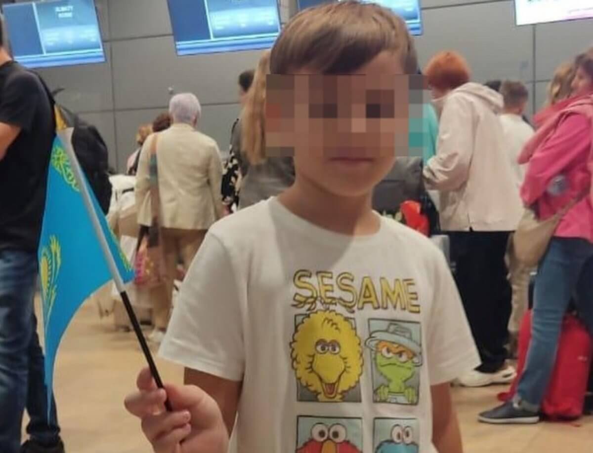 Восьмилетний карагандинец один вылетел из Тель-Авива в Алматы