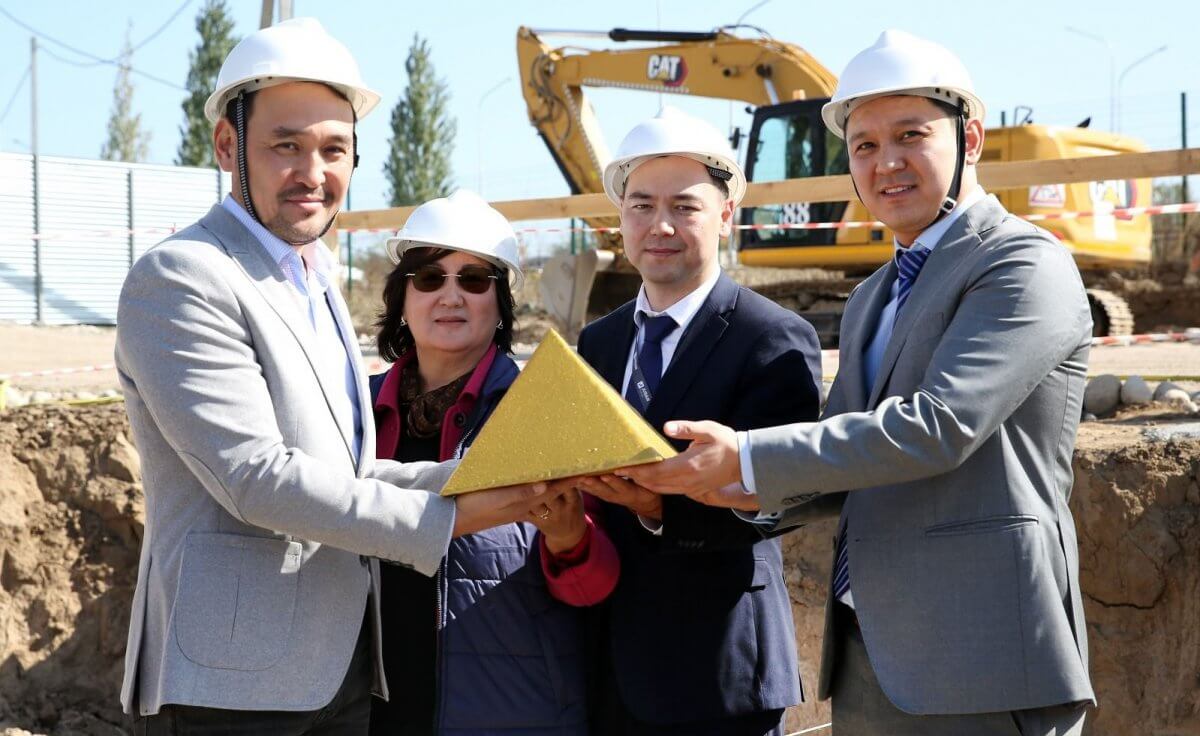 Строительство завода по производству медизделий начали в Алматы