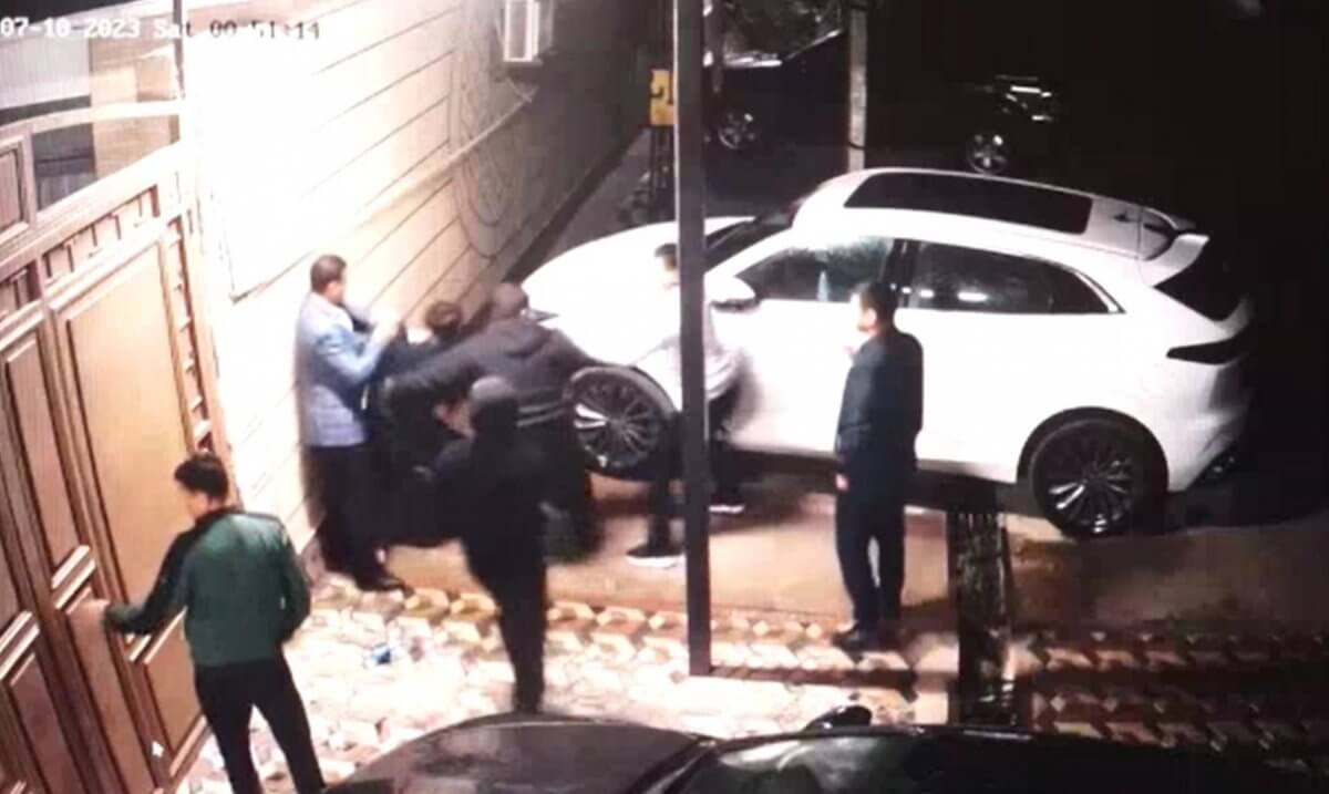Депутата избили несколько мужчин в Туркестанской области (ВИДЕО)