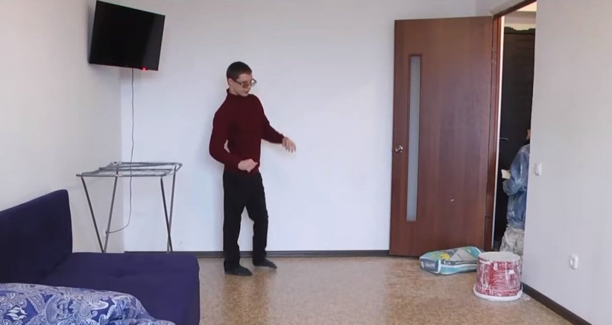 Без поручней, но с трещинами получил квартиру сирота с ДЦП в Костанае