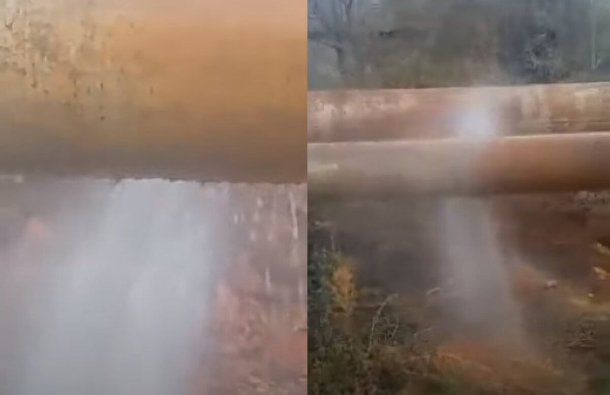 Больше месяца не устраняют порыв на трубопроводе в Актау