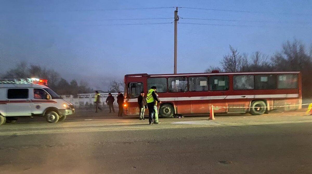 Автобус насмерть сбил женщину на пешеходном переходе в Усть-Каменогорске