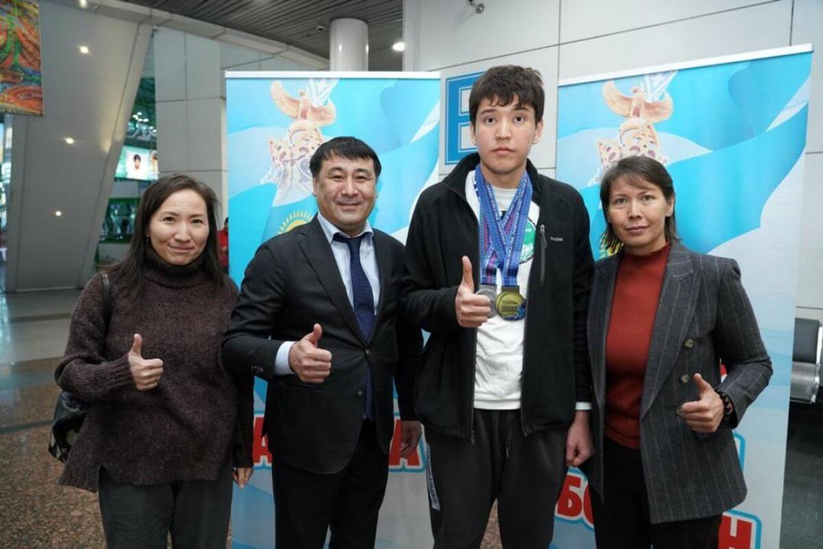 Казахстанский спортсмен стал первым чемпионом в истории страны по плаванию на открытой воде