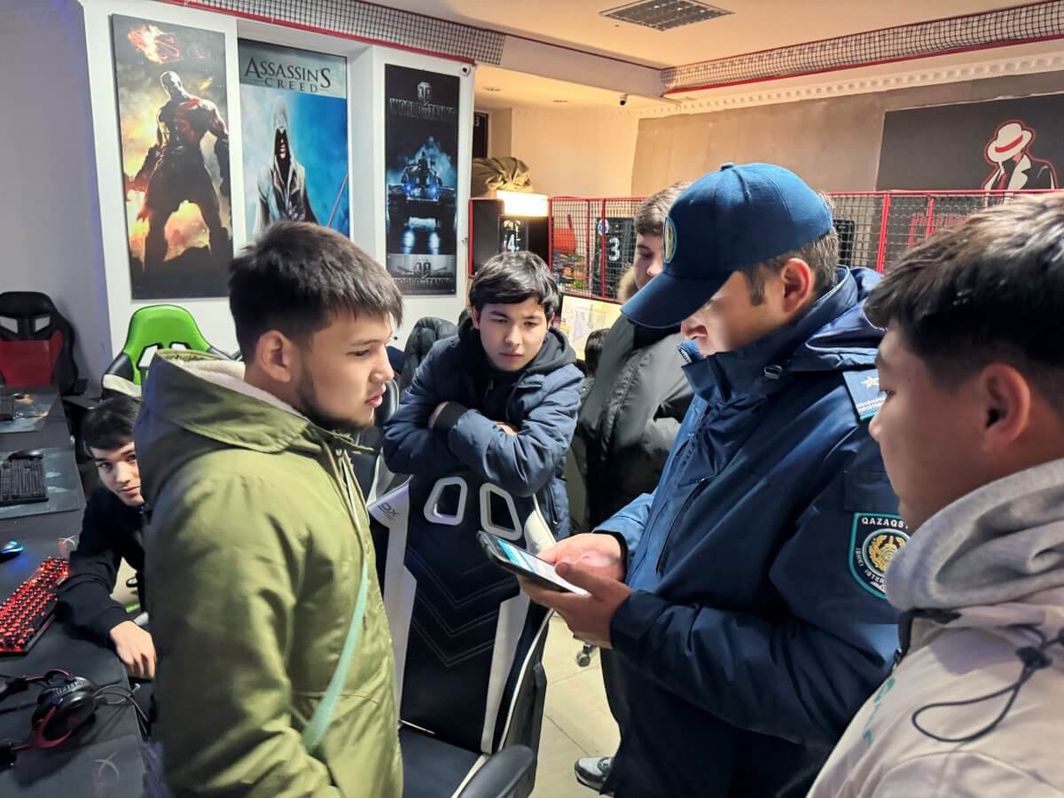 Несовершеннолетних задержали во время ночного рейда в Кызылординской области