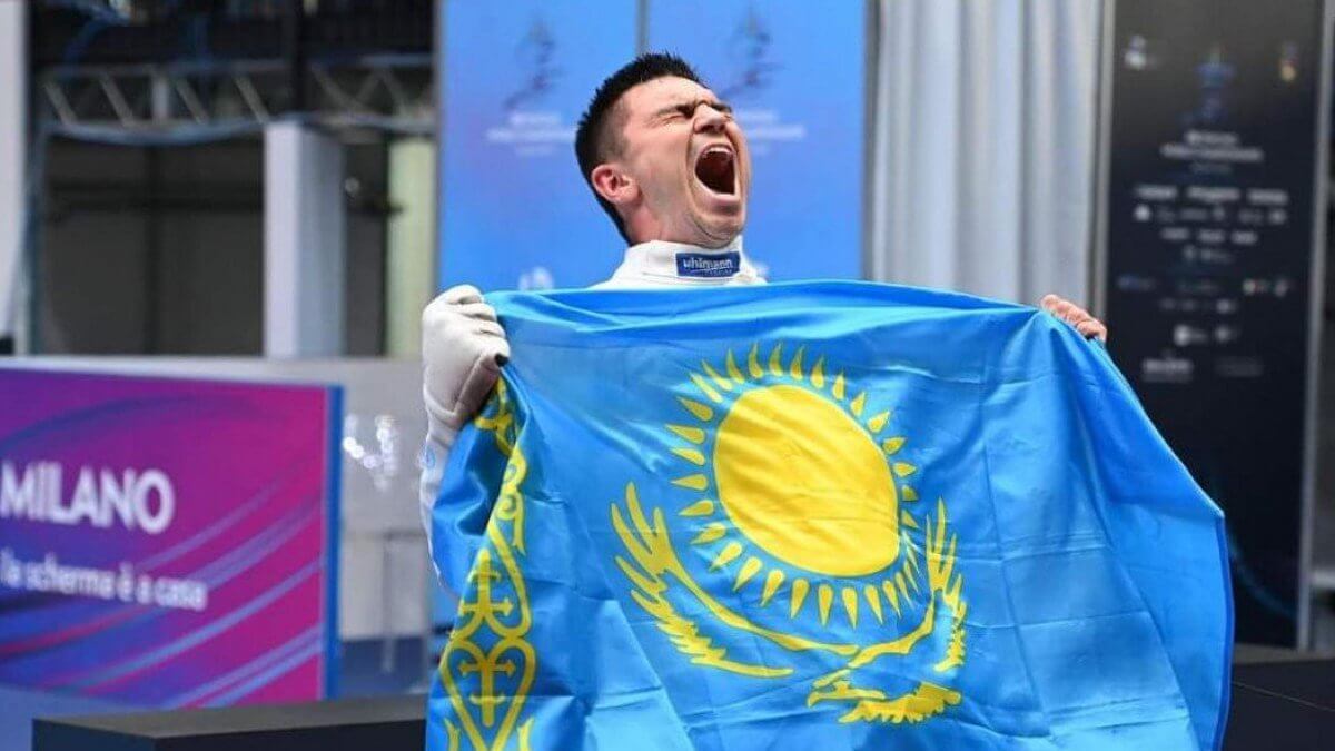 Казахстан вошел в 10 сильнейших на этапе Кубка мира по фехтованию