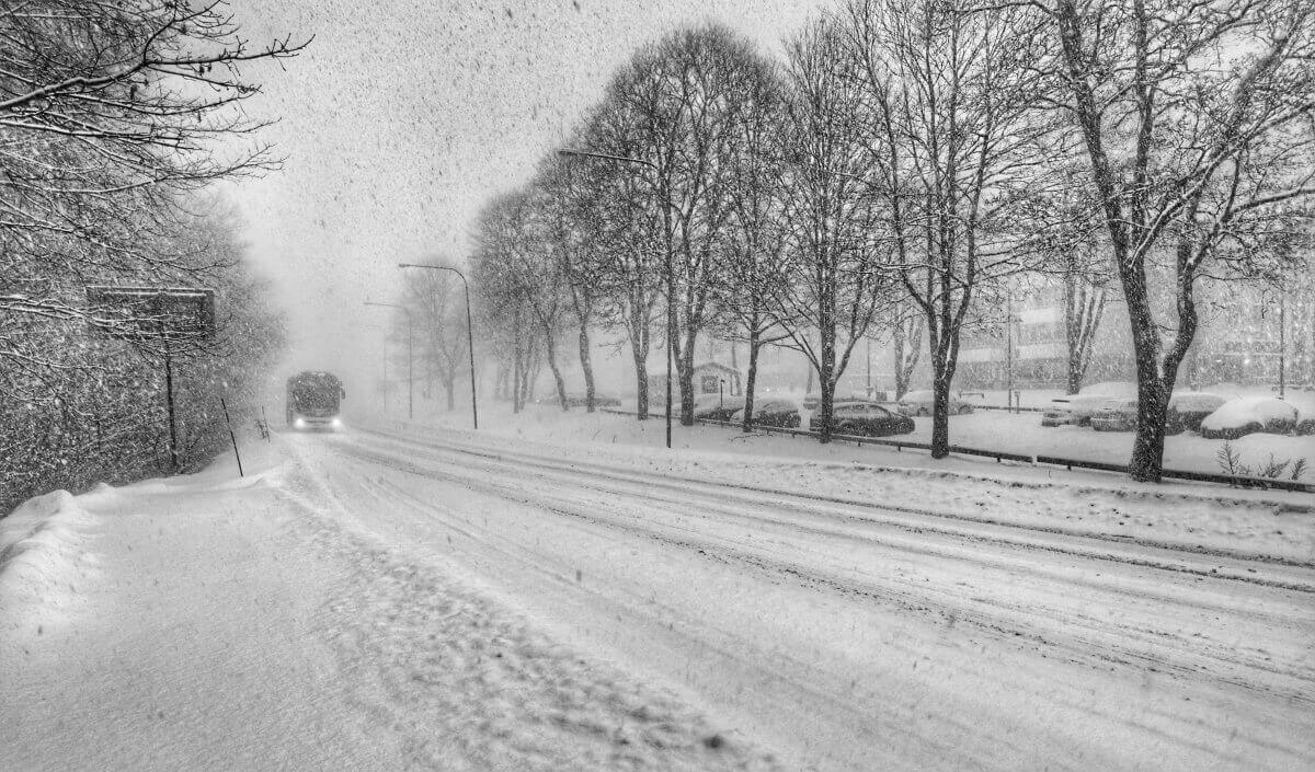 Движение ограничили на 16 участках дорог в Казахстане