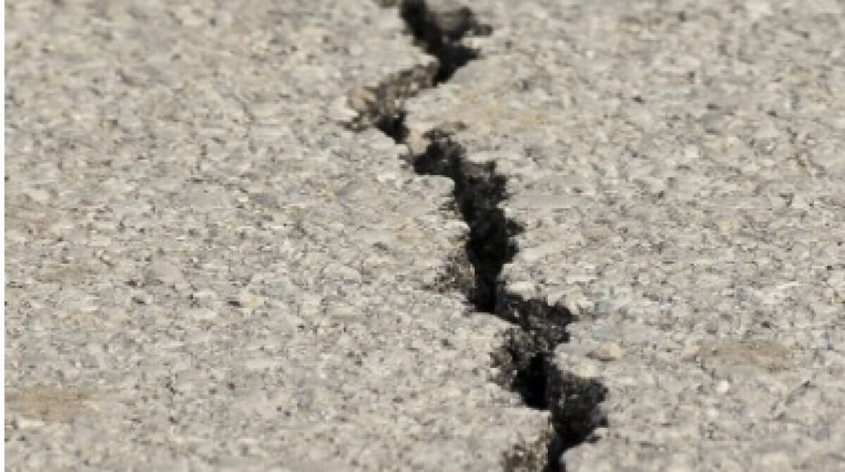 Более 100 человек погибли в результате ощутимого землетрясения в Китае