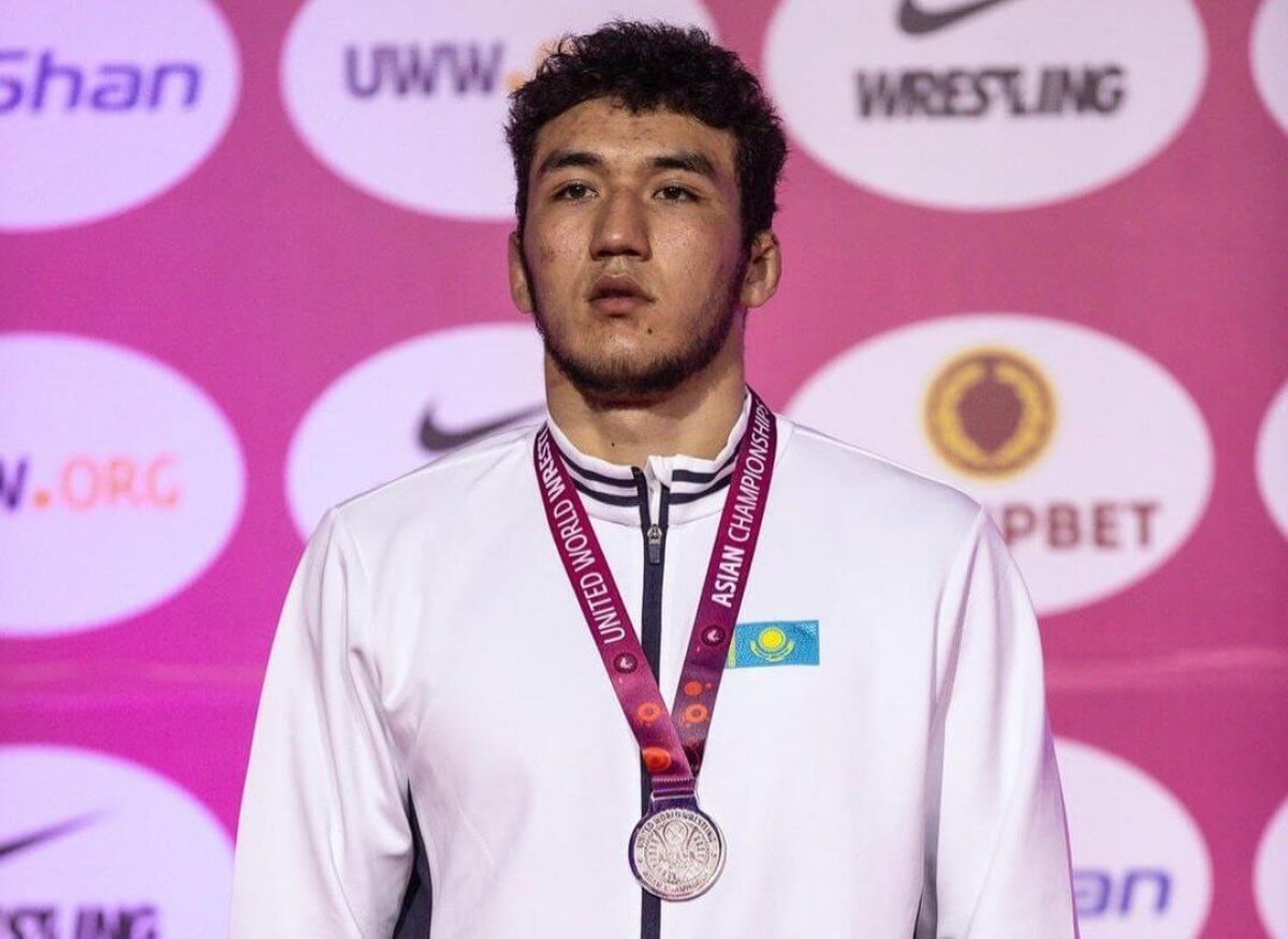 Казахстанскому чемпиону мира по вольной борьбе Ризабеку Айтмухану подарили квартиру