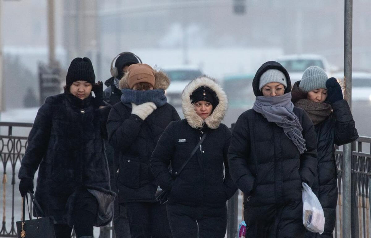 Осадки, гололед и туманы ожидают казахстанцев