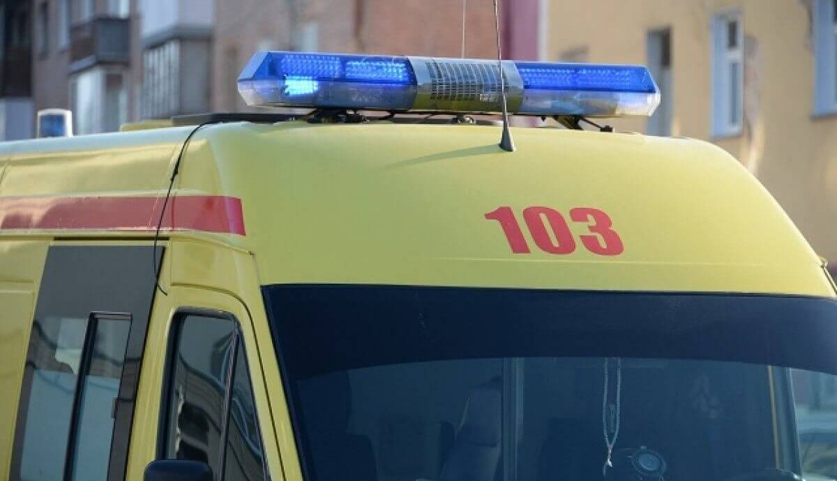 Балконное ограждение упало на мужчину в Алматы