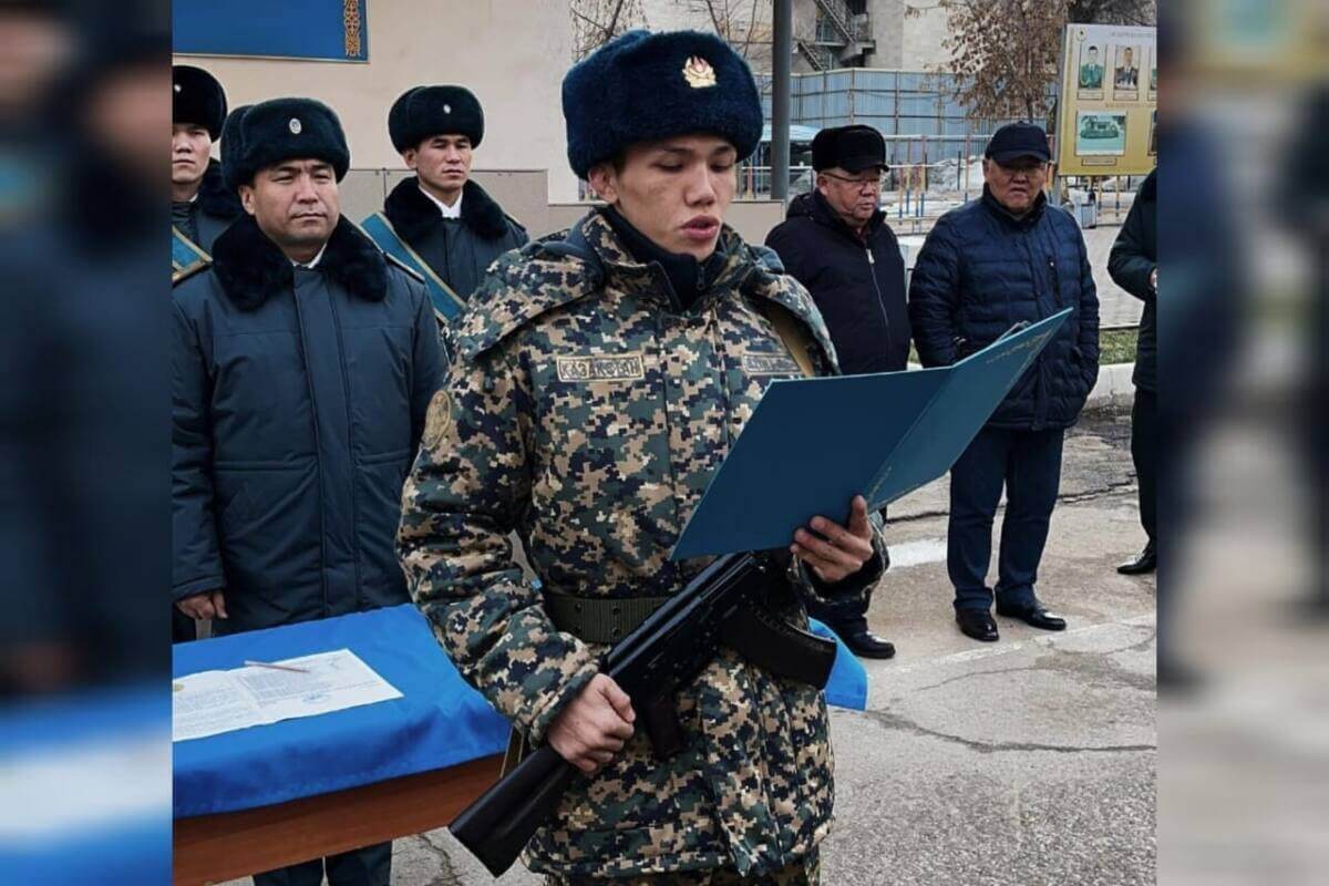 Чемпион мира по боксу пошел служить в армию